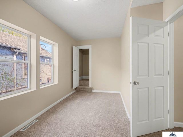 1751 S 9th Street, Omaha, NE 68108