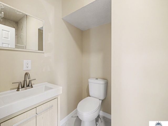 1751 S 9th Street, Omaha, NE 68108