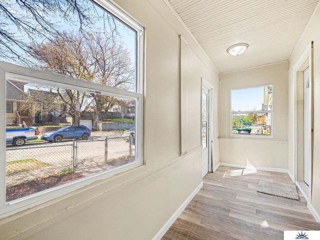 1751 S 9th Street, Omaha, NE 68108