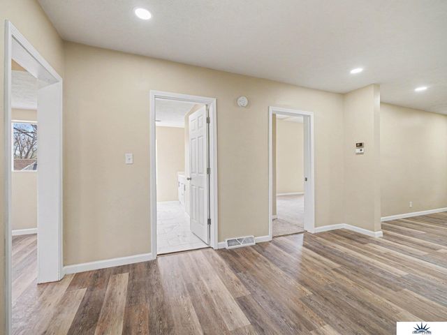 1751 S 9th Street, Omaha, NE 68108