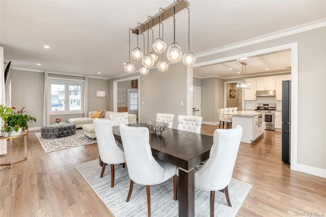 72 W Marine Avenue, Lindenhurst, NY 11757