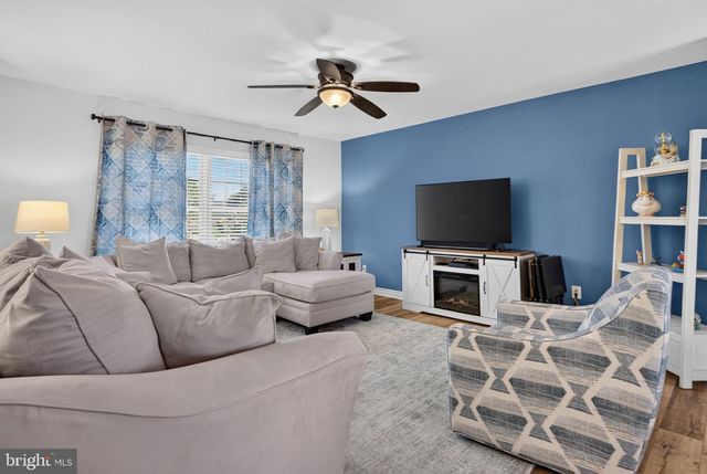 29 CANDLEWOOD CIR, Marlton, NJ 08053
