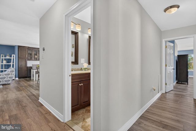 29 CANDLEWOOD CIR, Marlton, NJ 08053