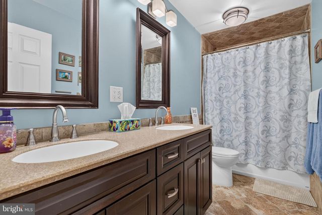 29 CANDLEWOOD CIR, Marlton, NJ 08053