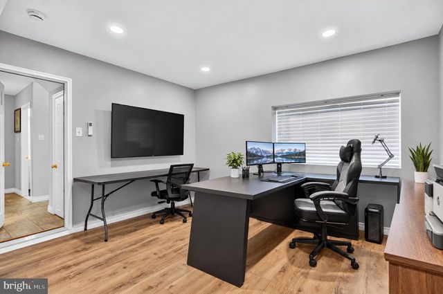 29 CANDLEWOOD CIR, Marlton, NJ 08053
