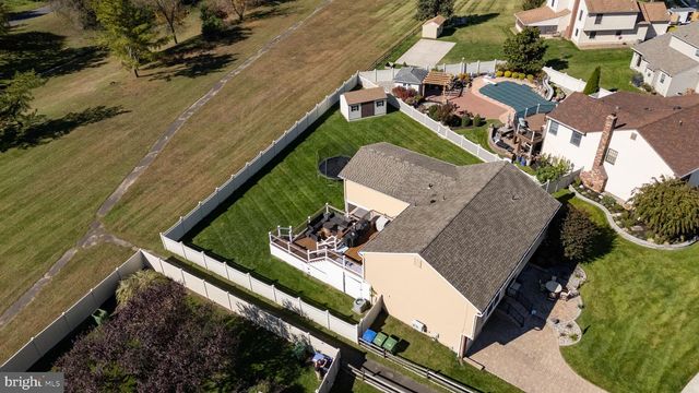 29 CANDLEWOOD CIR, Marlton, NJ 08053