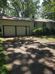 9004 E 55th Street, Raytown, MO 64133