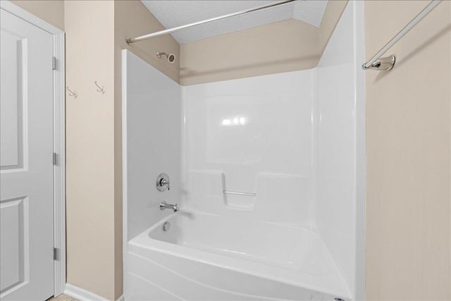 80 Quail Circle, Hudson, WI 54016