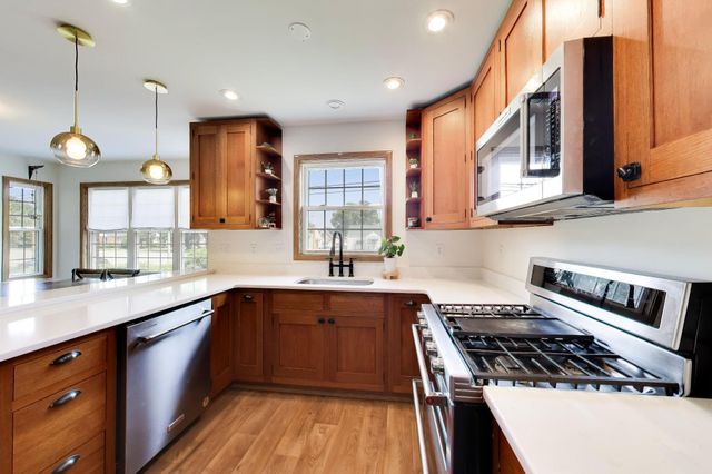 3290 Ridge Road, Highland, IN 46322