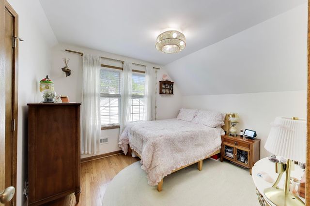 3290 Ridge Road, Highland, IN 46322