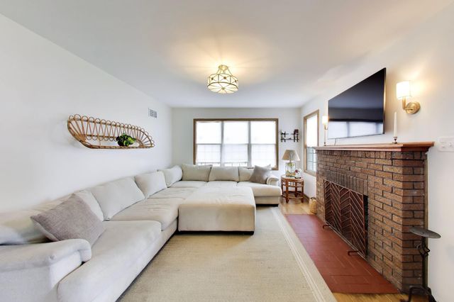 3290 Ridge Road, Highland, IN 46322