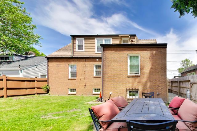 3290 Ridge Road, Highland, IN 46322