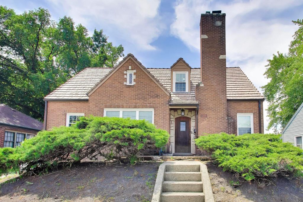 3290 Ridge Road, Highland, IN 46322