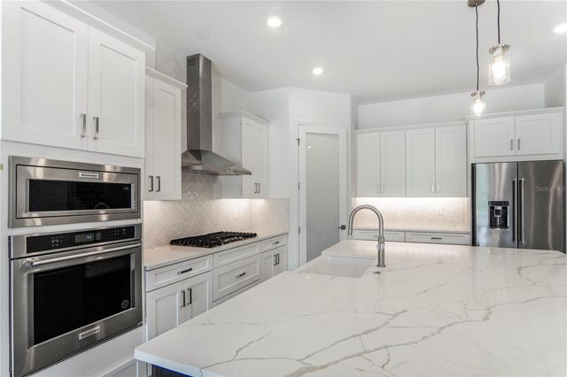 16120 VOLTERRA POINT, Montverde, FL 34756