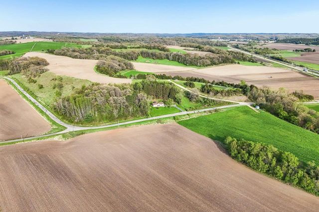 5030 S Valley Road, Black Earth, WI 53515