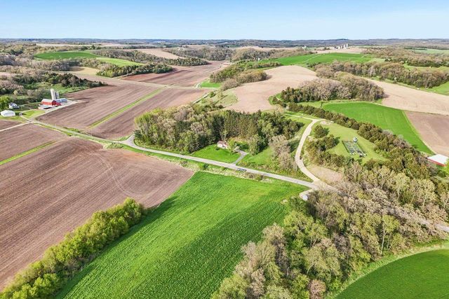 5030 S Valley Road, Black Earth, WI 53515