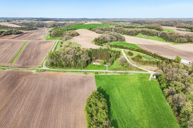 5030 S Valley Road, Black Earth, WI 53515