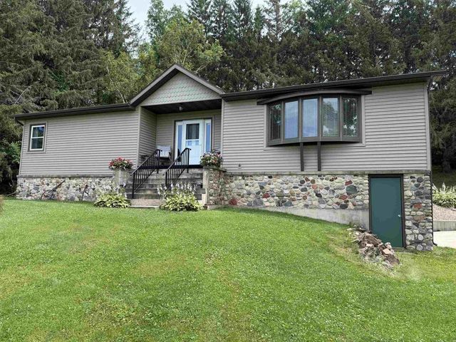 5030 S Valley Road, Black Earth, WI 53515