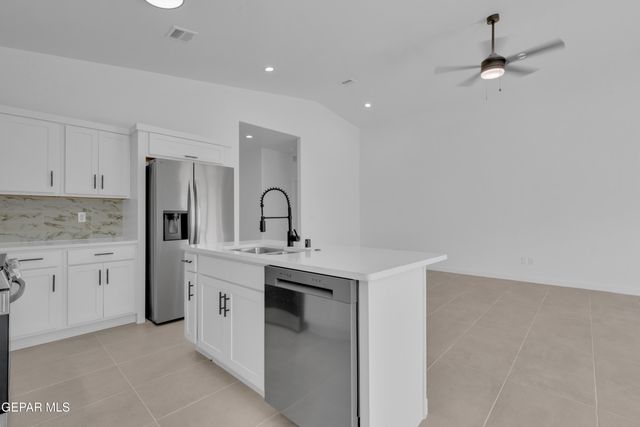 11833 SENDA Place, El Paso, TX 79934