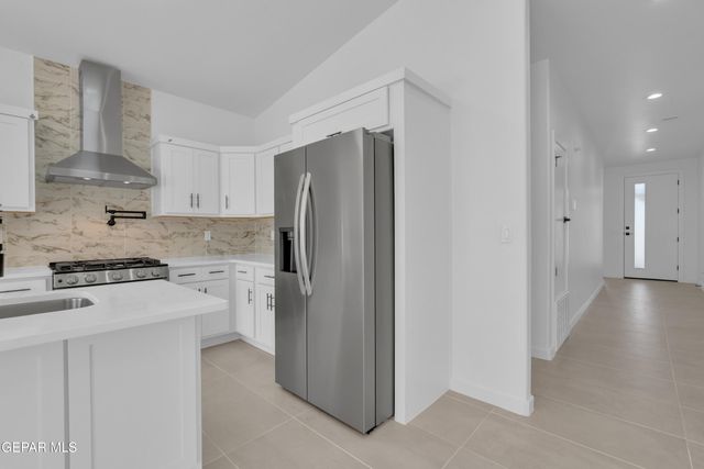 11833 SENDA Place, El Paso, TX 79934