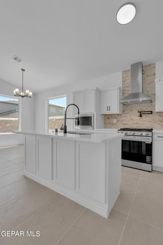 11833 SENDA Place, El Paso, TX 79934