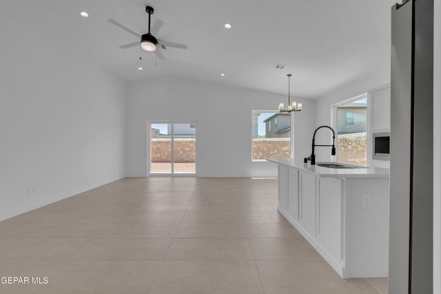 11833 SENDA Place, El Paso, TX 79934