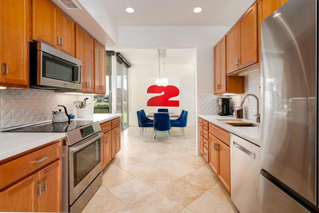 75 Westlake Circle, Palm Springs, CA 92264