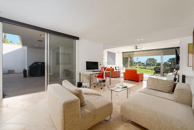 75 Westlake Circle, Palm Springs, CA 92264