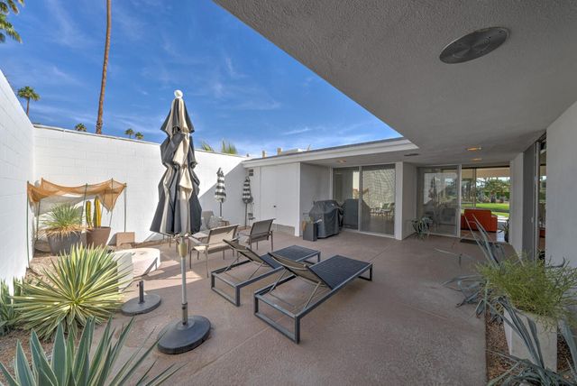 75 Westlake Circle, Palm Springs, CA 92264