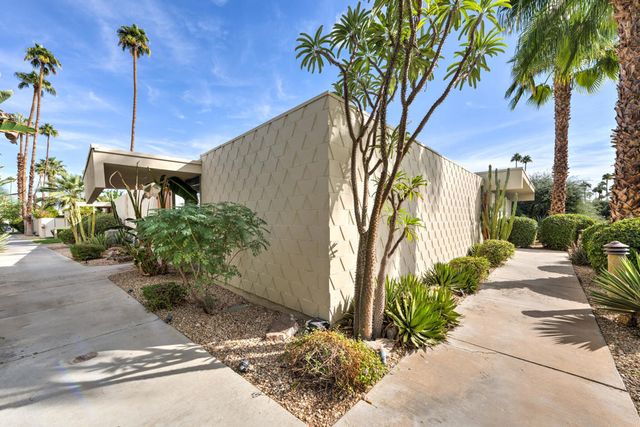 75 Westlake Circle, Palm Springs, CA 92264