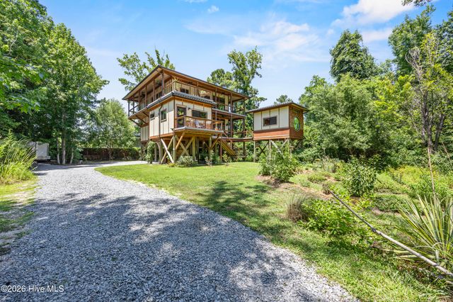 831 Futch Creek Road, Wilmington, NC 28411