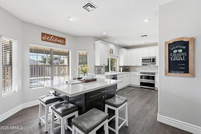 5613 E ANGELA Drive, Scottsdale, AZ 85254