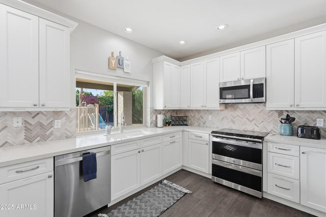 5613 E ANGELA Drive, Scottsdale, AZ 85254