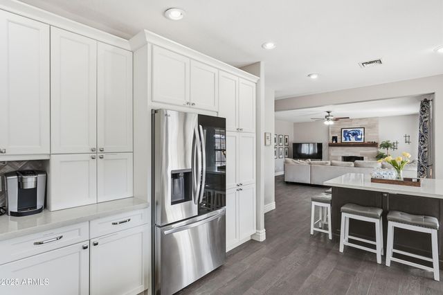 5613 E ANGELA Drive, Scottsdale, AZ 85254