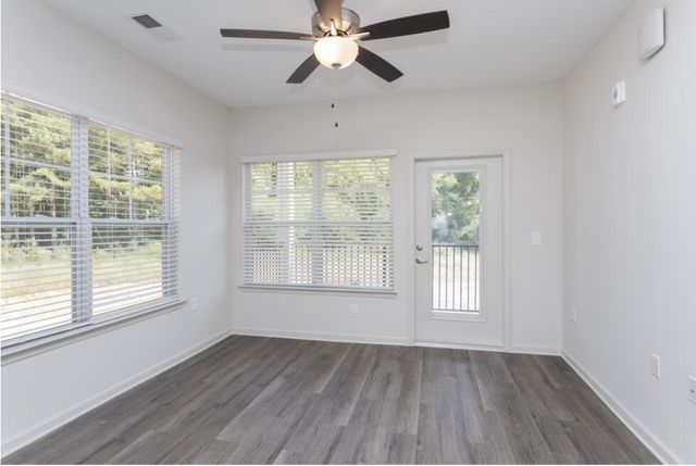 210 Grove Circle Apt 304, Lillington, NC 27546