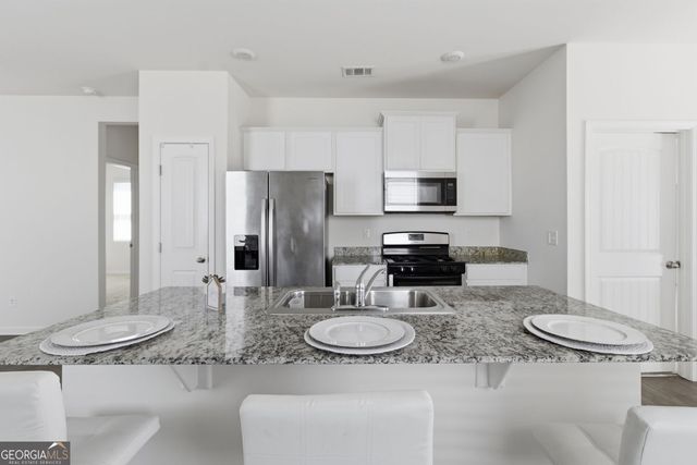 5515 Foxglove Way, Oakwood, GA 30566