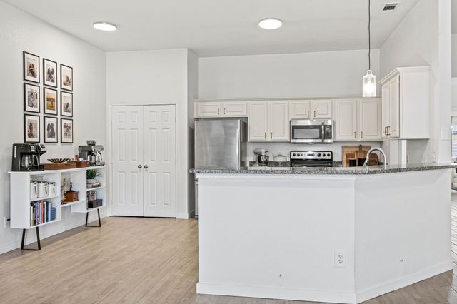 428 Vista Way Drive, Saginaw, TX 76179