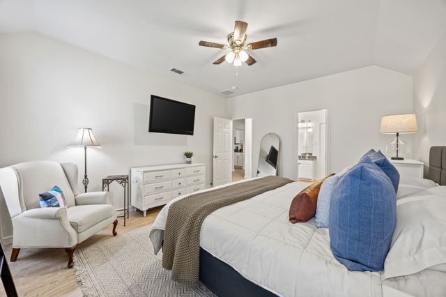 428 Vista Way Drive, Saginaw, TX 76179