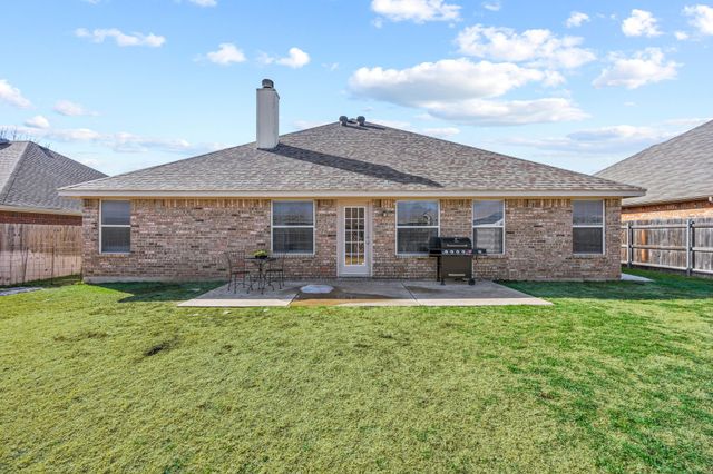 428 Vista Way Drive, Saginaw, TX 76179