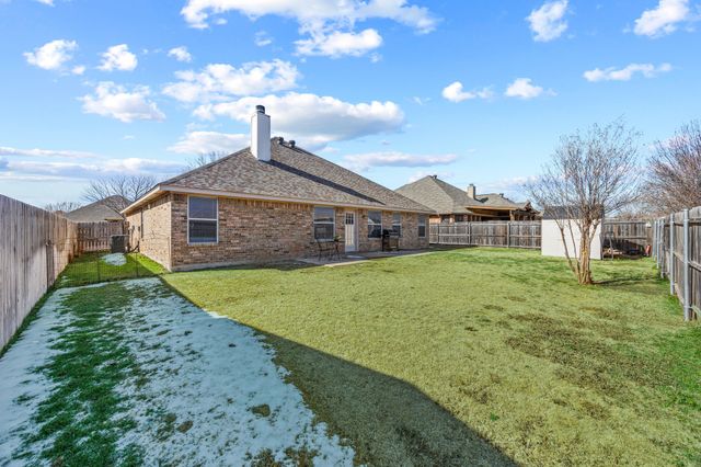 428 Vista Way Drive, Saginaw, TX 76179