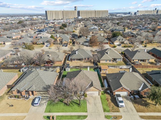 428 Vista Way Drive, Saginaw, TX 76179