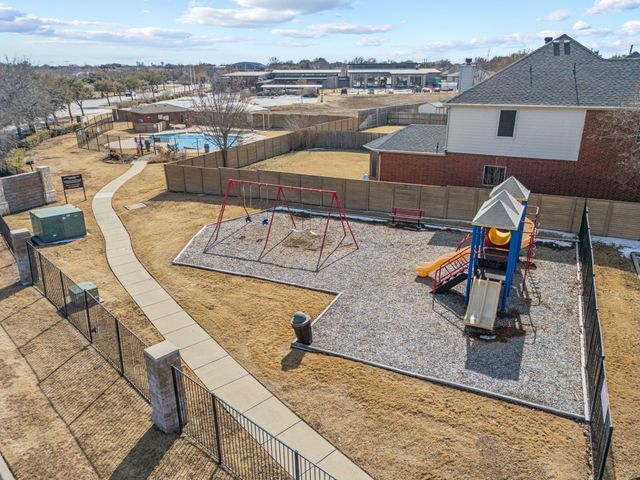 428 Vista Way Drive, Saginaw, TX 76179