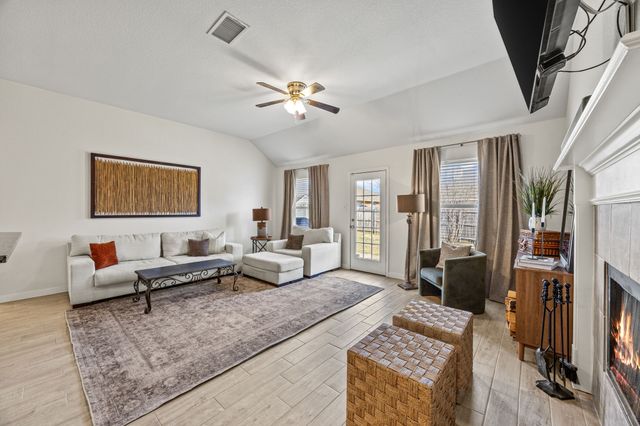 428 Vista Way Drive, Saginaw, TX 76179