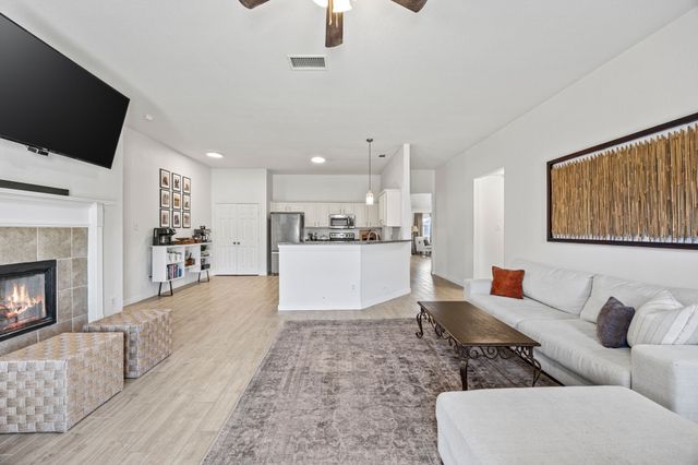 428 Vista Way Drive, Saginaw, TX 76179