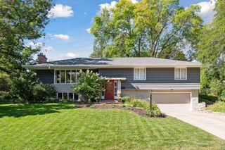 2641 Kyle Avenue N, Golden Valley, MN 55422