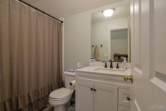 396 Barney Court, Harrison, OH 45030