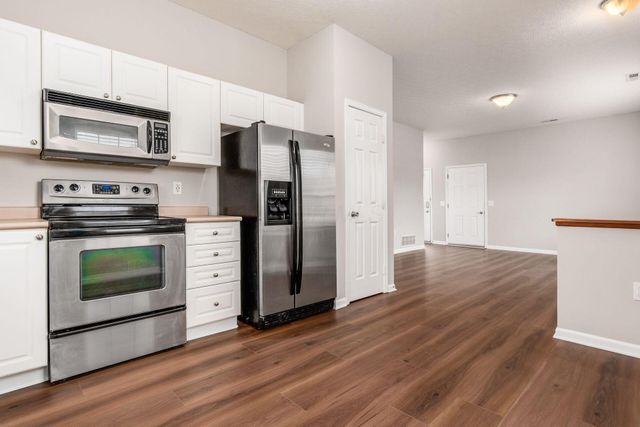 6035 Avatar Drive, 8-6035, New Albany, OH 43054