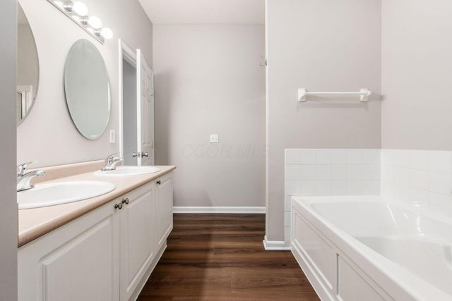 6035 Avatar Drive, 8-6035, New Albany, OH 43054