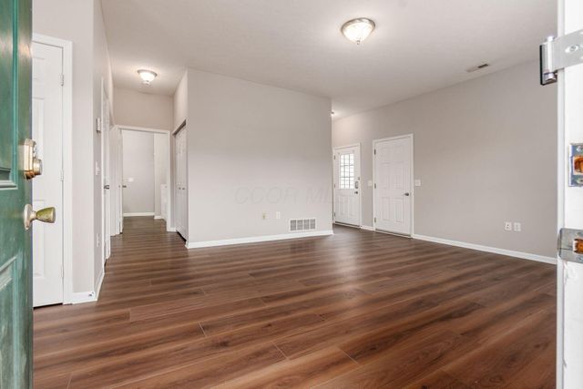 6035 Avatar Drive, 8-6035, New Albany, OH 43054