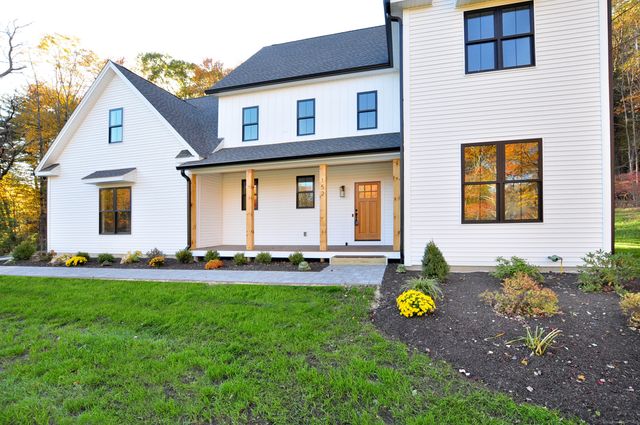 152 East Hill Road, Canton, CT 06019